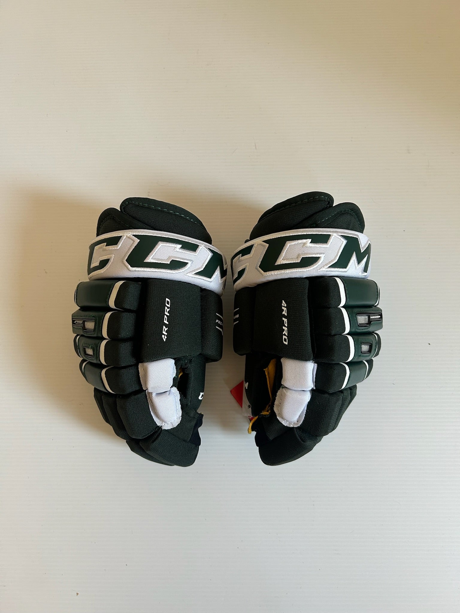 New CCM HG4PRO 11" Hockey Gloves - Green/White