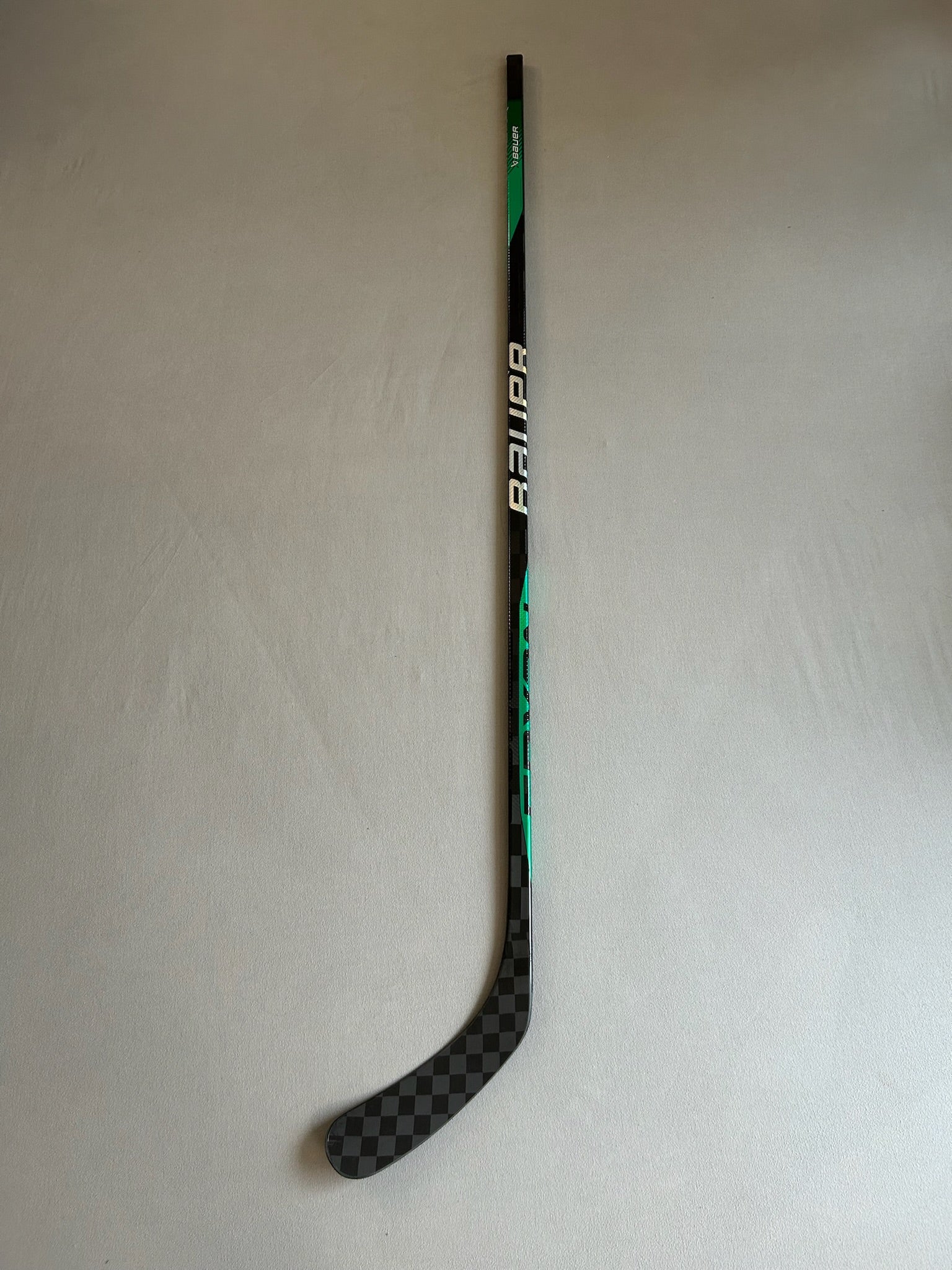 New Green Bauer Nexus Sync Right Hand 95 Flex P92 Pro Stock Stick