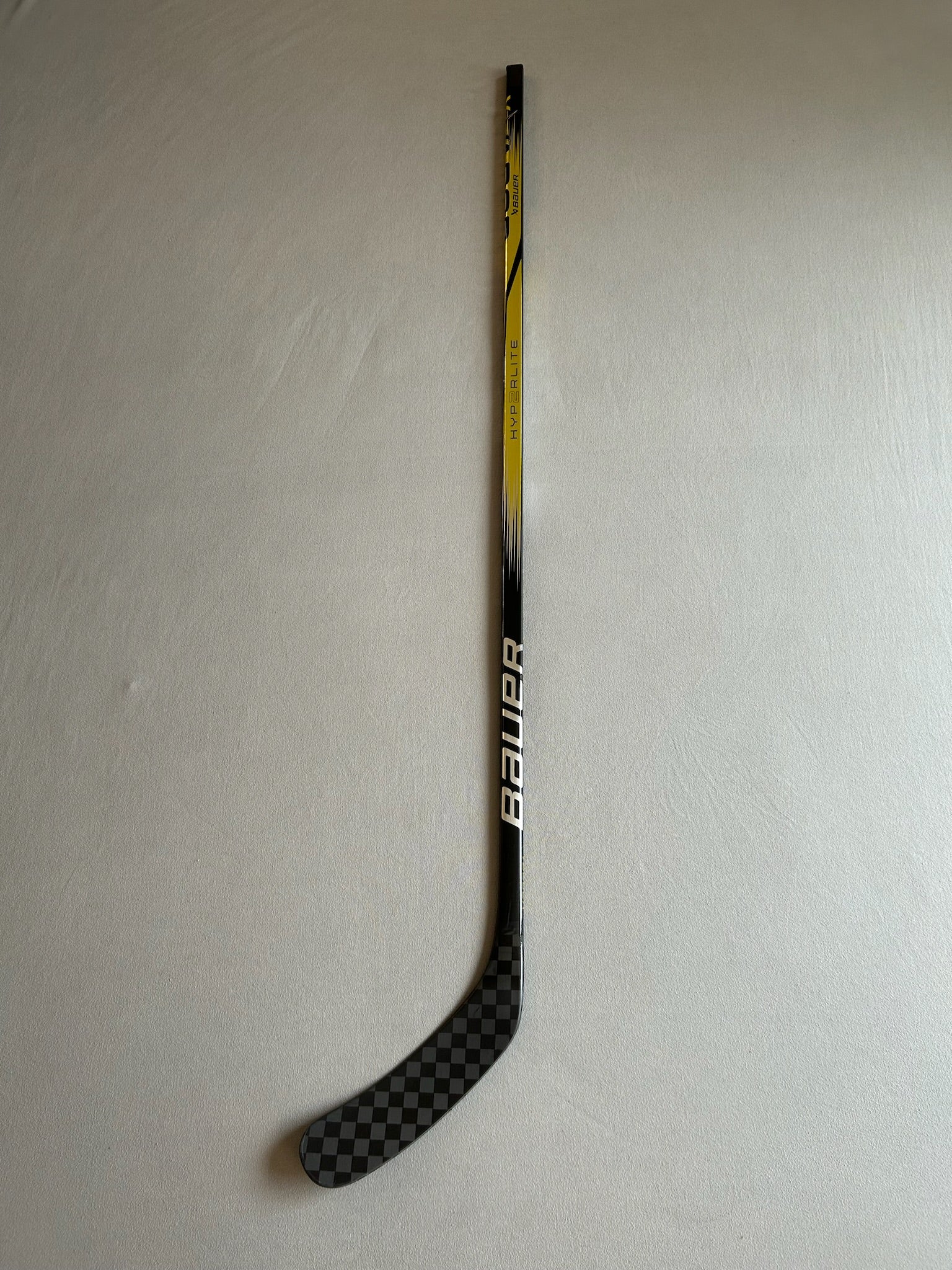 New Gold Bauer Vapor Hyperlite 2 Right Hand 87 Flex P92M Pro Stock Stick
