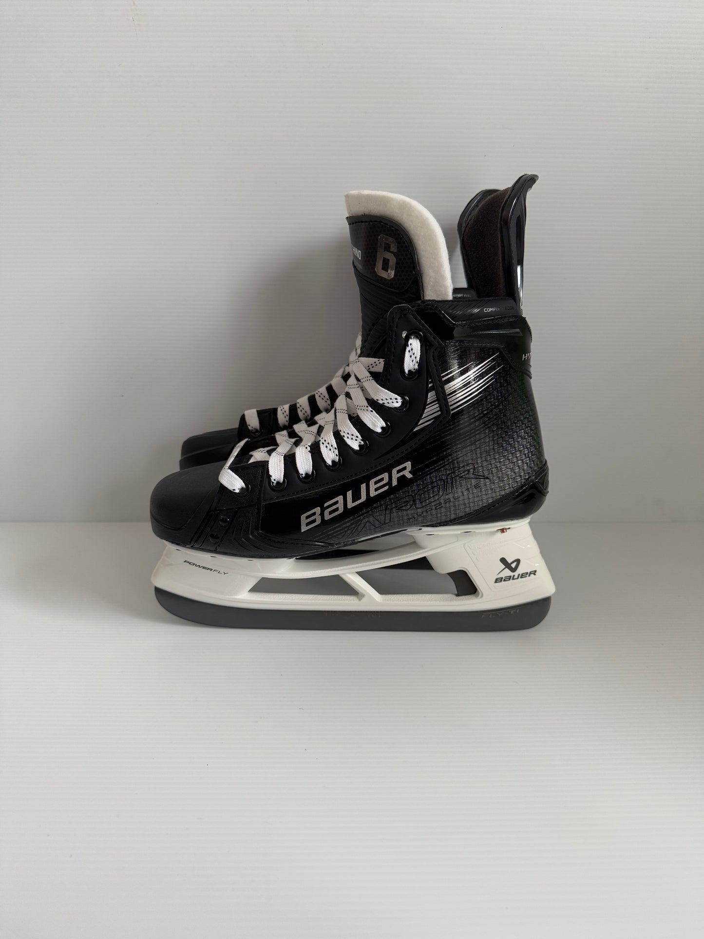 New Custom Bauer Vapor Hyperlite 2 Hockey Skates Pro Stock Size R: 8.25 L: 7.75 Fit 2