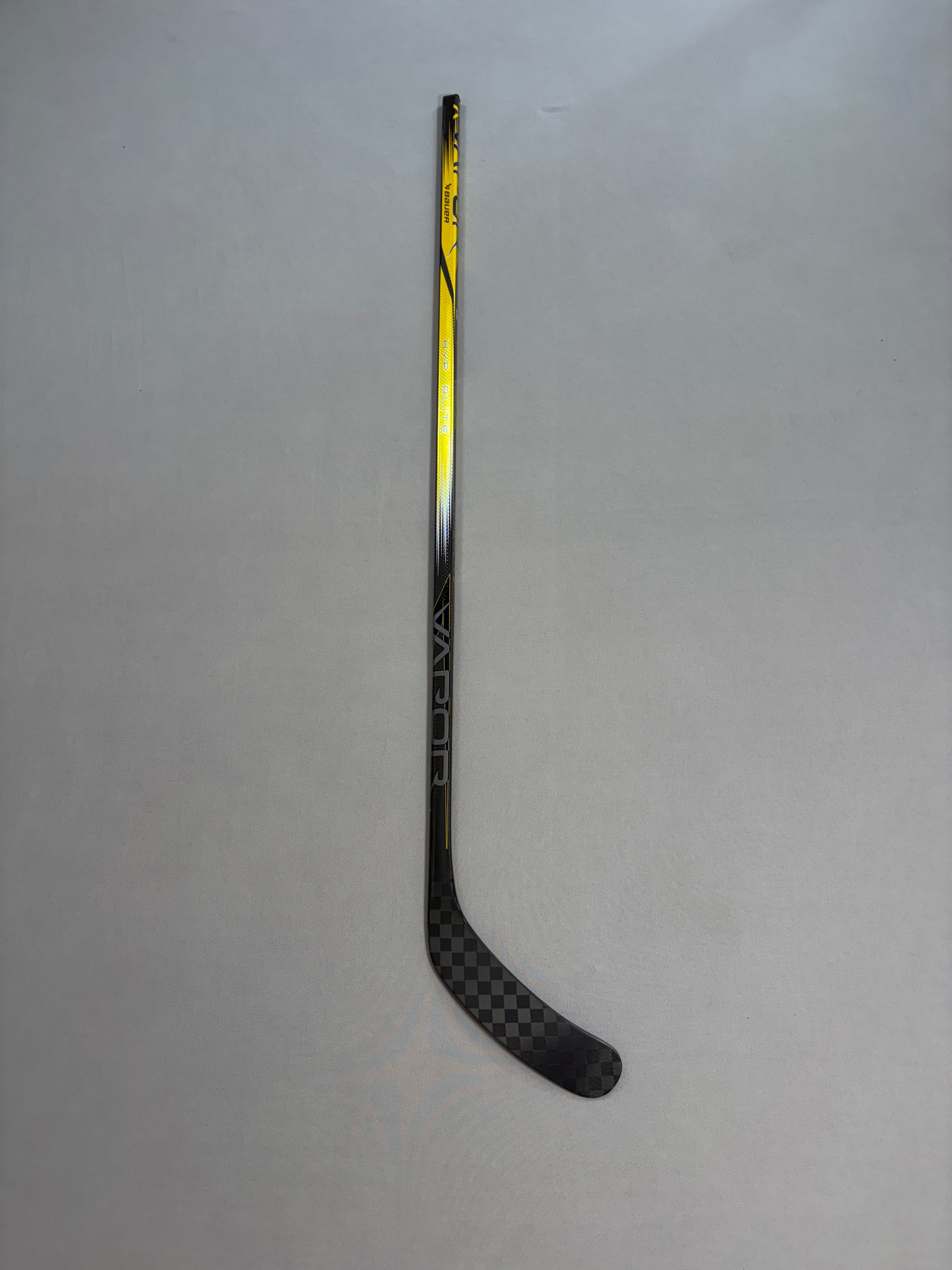 New 77 Flex P92M Senior Bauer Vapor Hyperlite 2 Right Hand Pro Stock Hockey Stick - Gold
