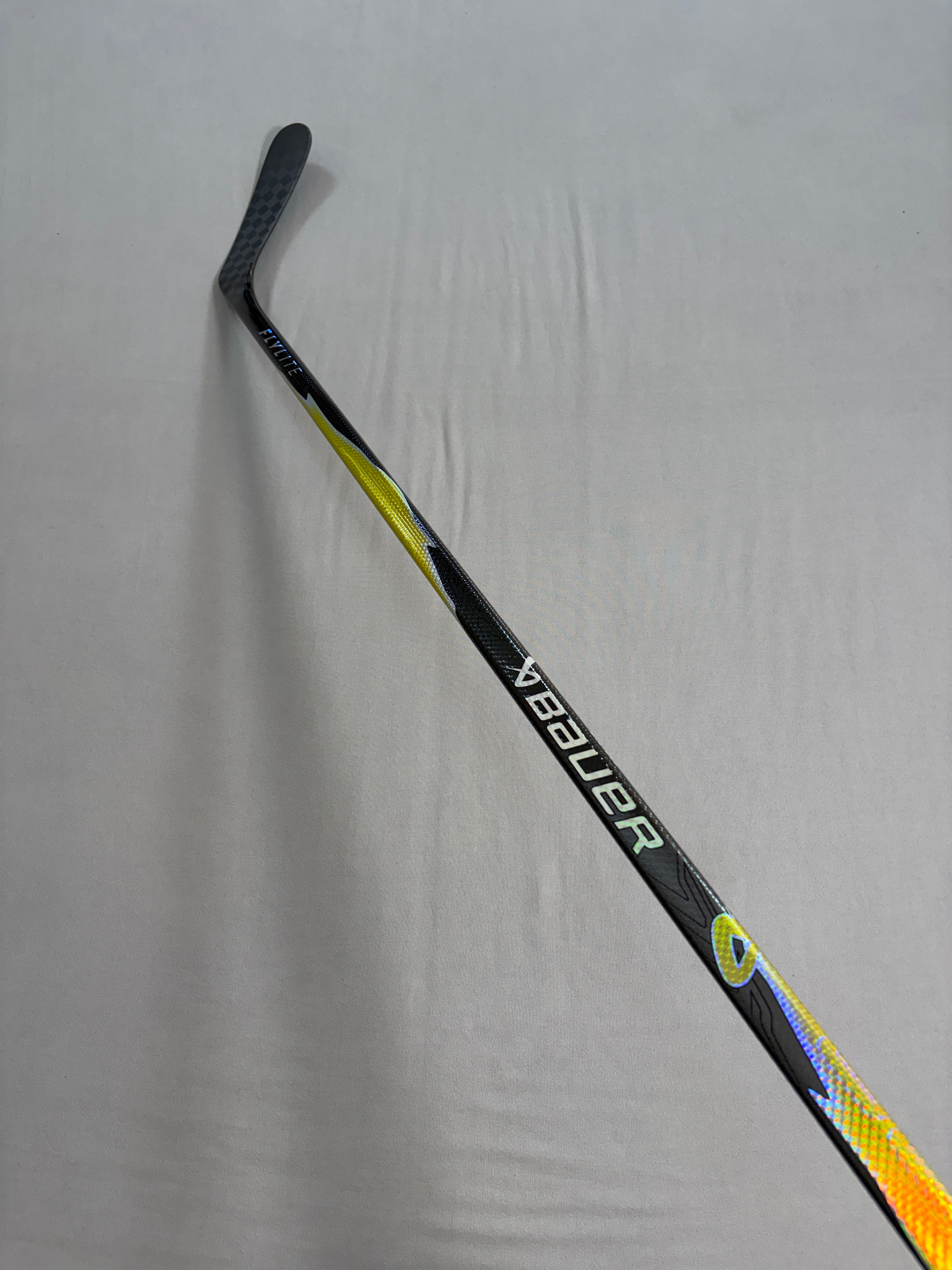New 77 Flex P92 Senior Bauer Vapor League (Flylite dress) Right Hand Hockey Stick - Gold