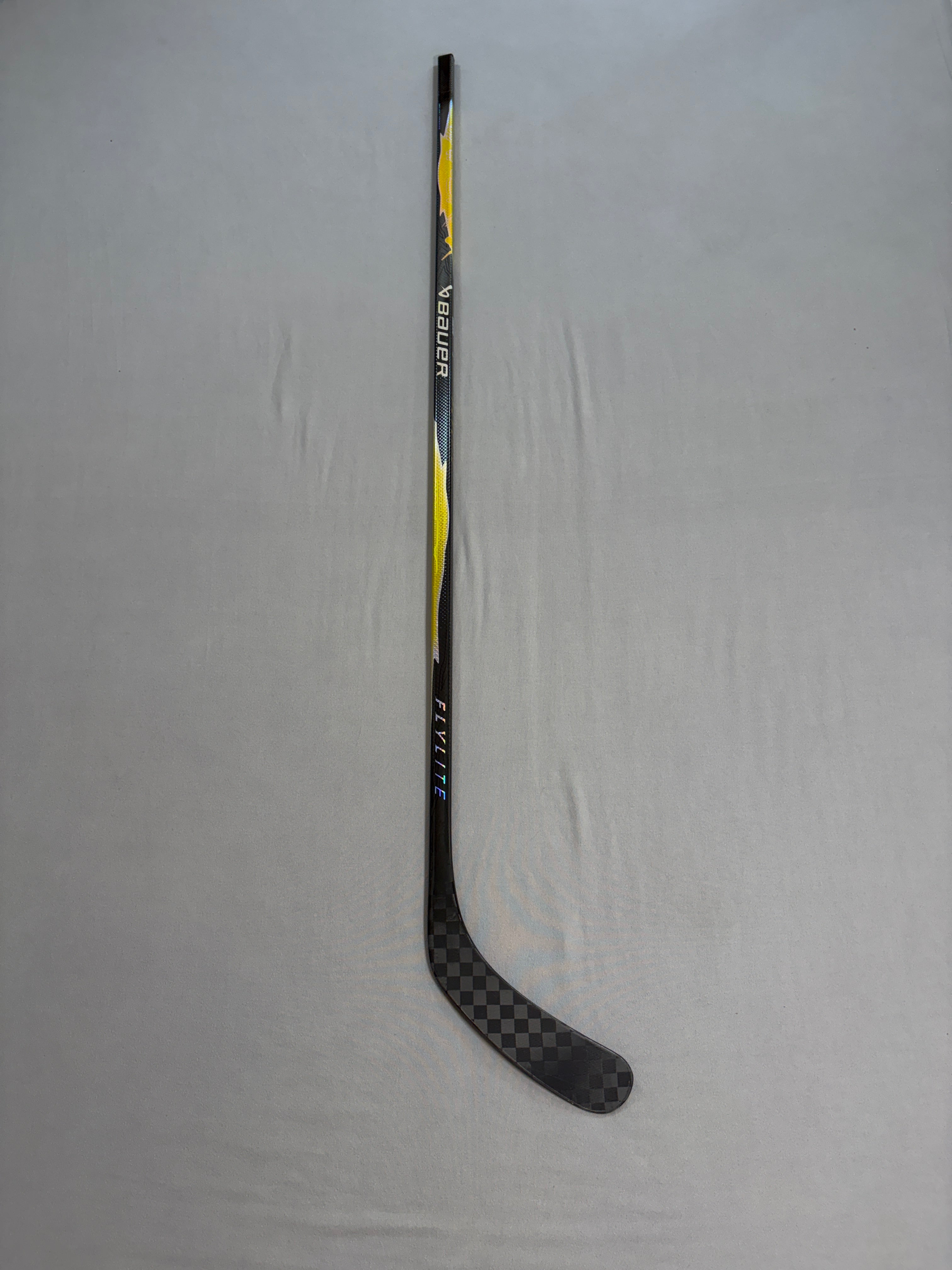 New 77 Flex P92 Senior Bauer Vapor League (Flylite dress) Right Hand Hockey Stick - Gold