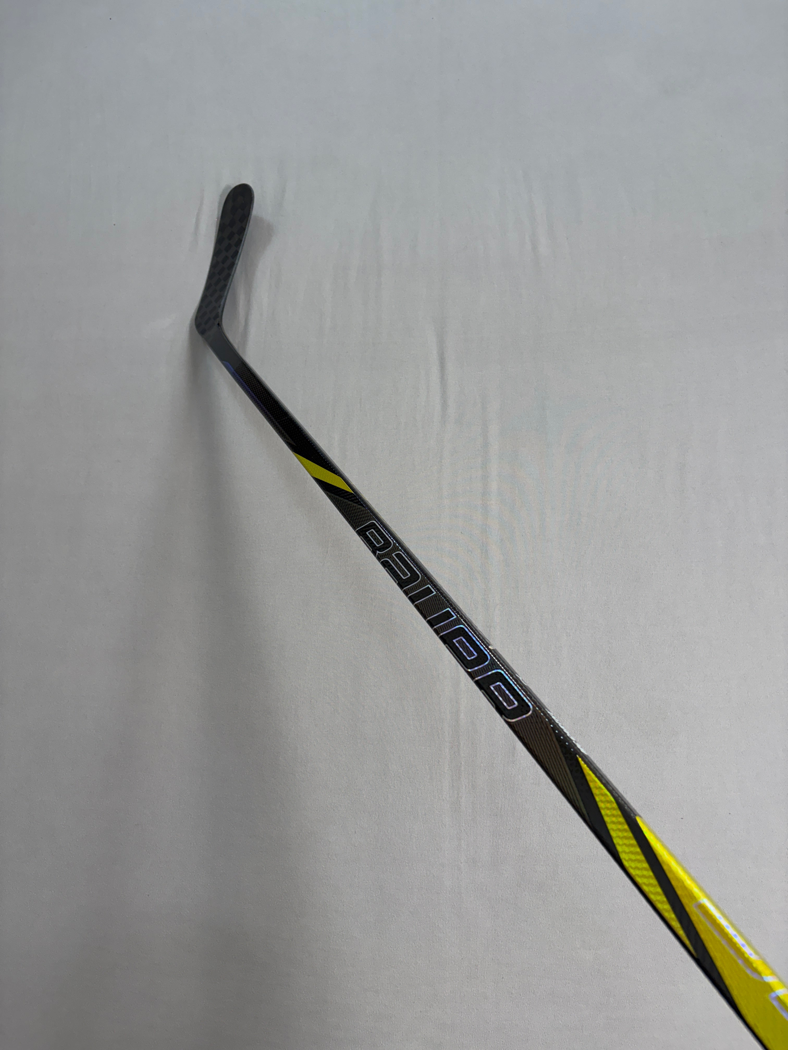 New 95 Flex P92 Senior Bauer Nexus League (Tracer dress) Right Hand Pro Stock Hockey Stick - Gold