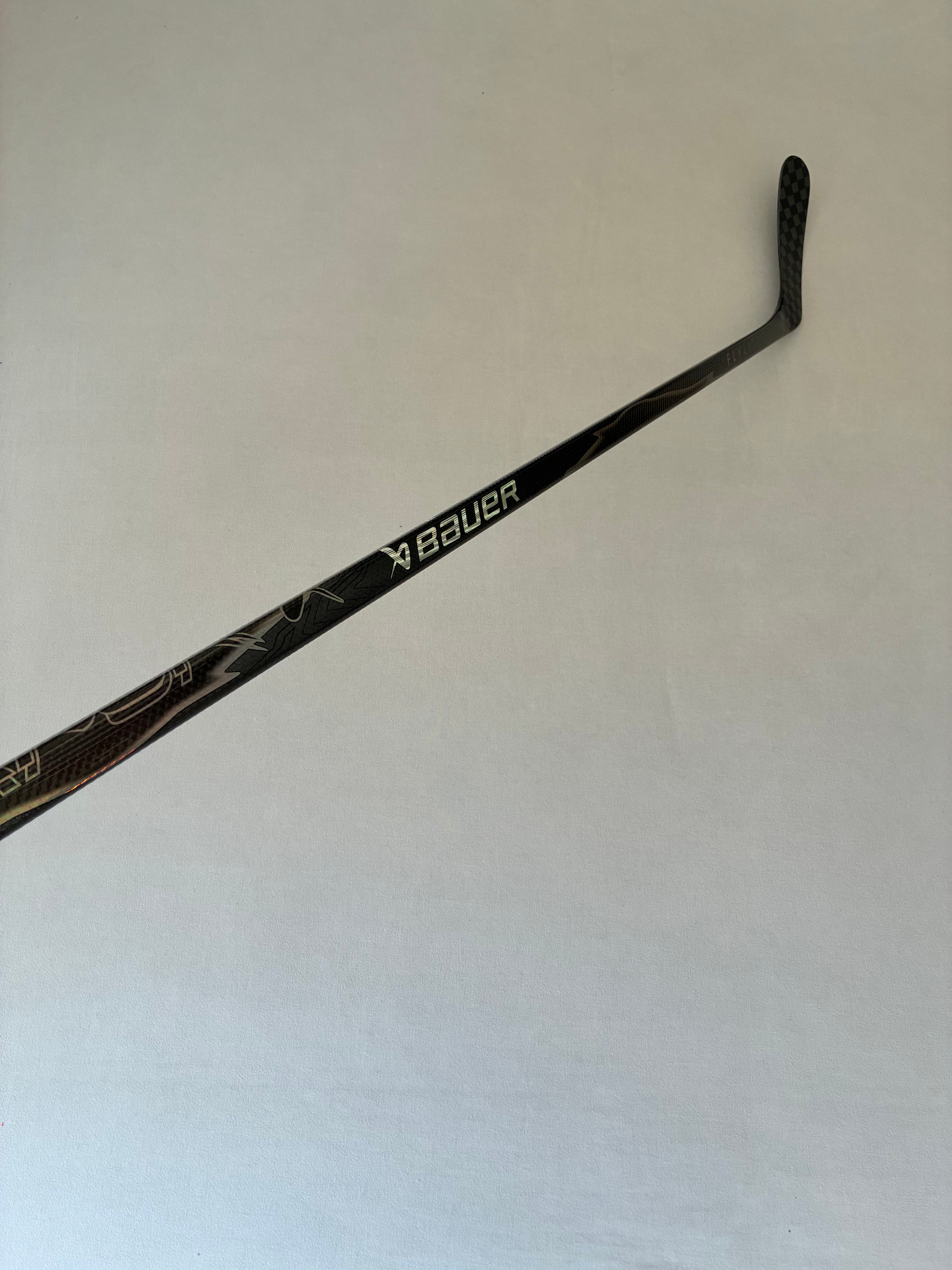 New 77 Flex P92 Senior Bauer Vapor League (Flylite dress) Left Hand Pro Stock Hockey Stick - Black