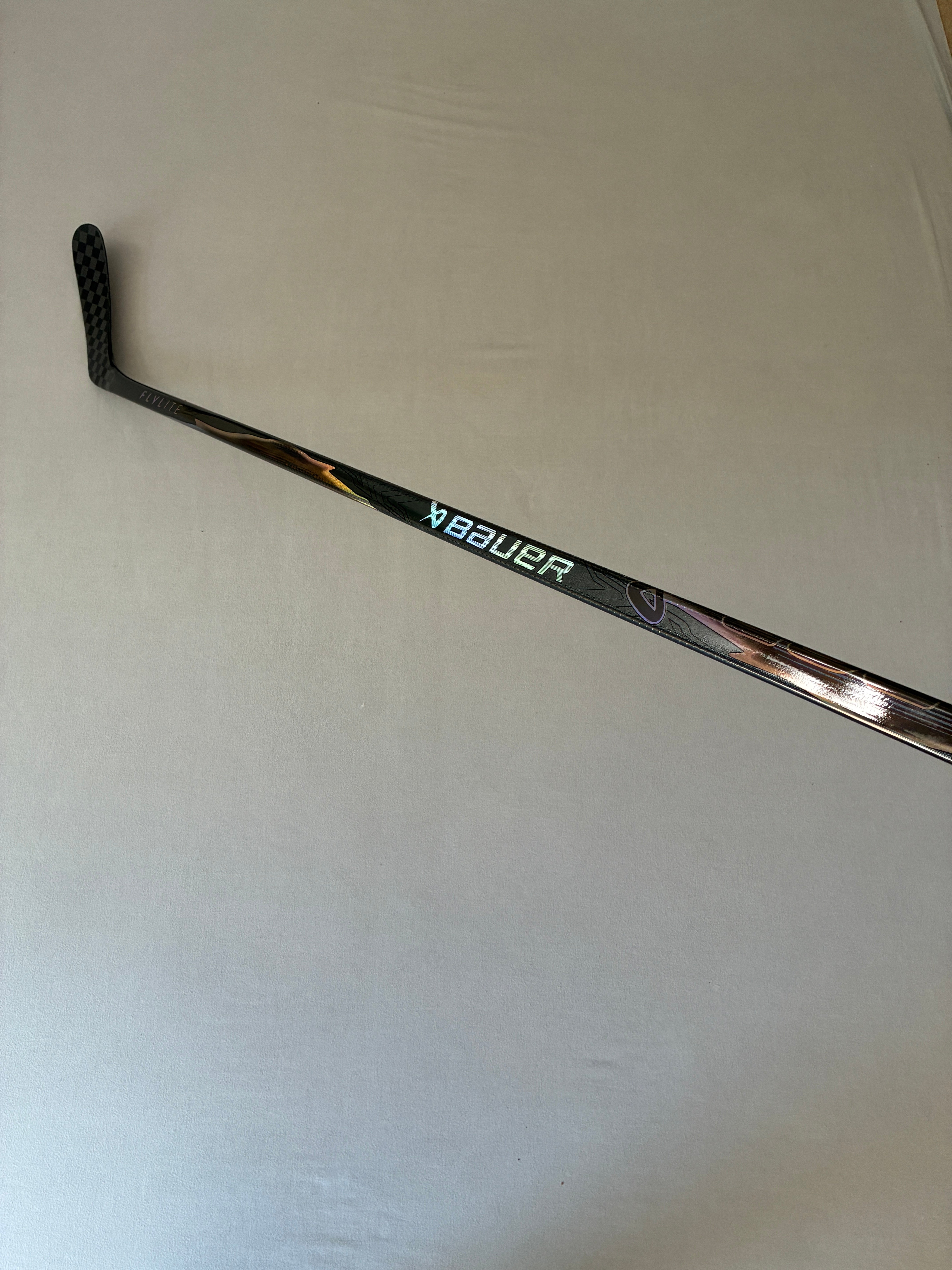 New 77 Flex P90TM Senior Bauer Vapor League (Flylite dress) Right Hand Pro Stock Hockey Stick - Black