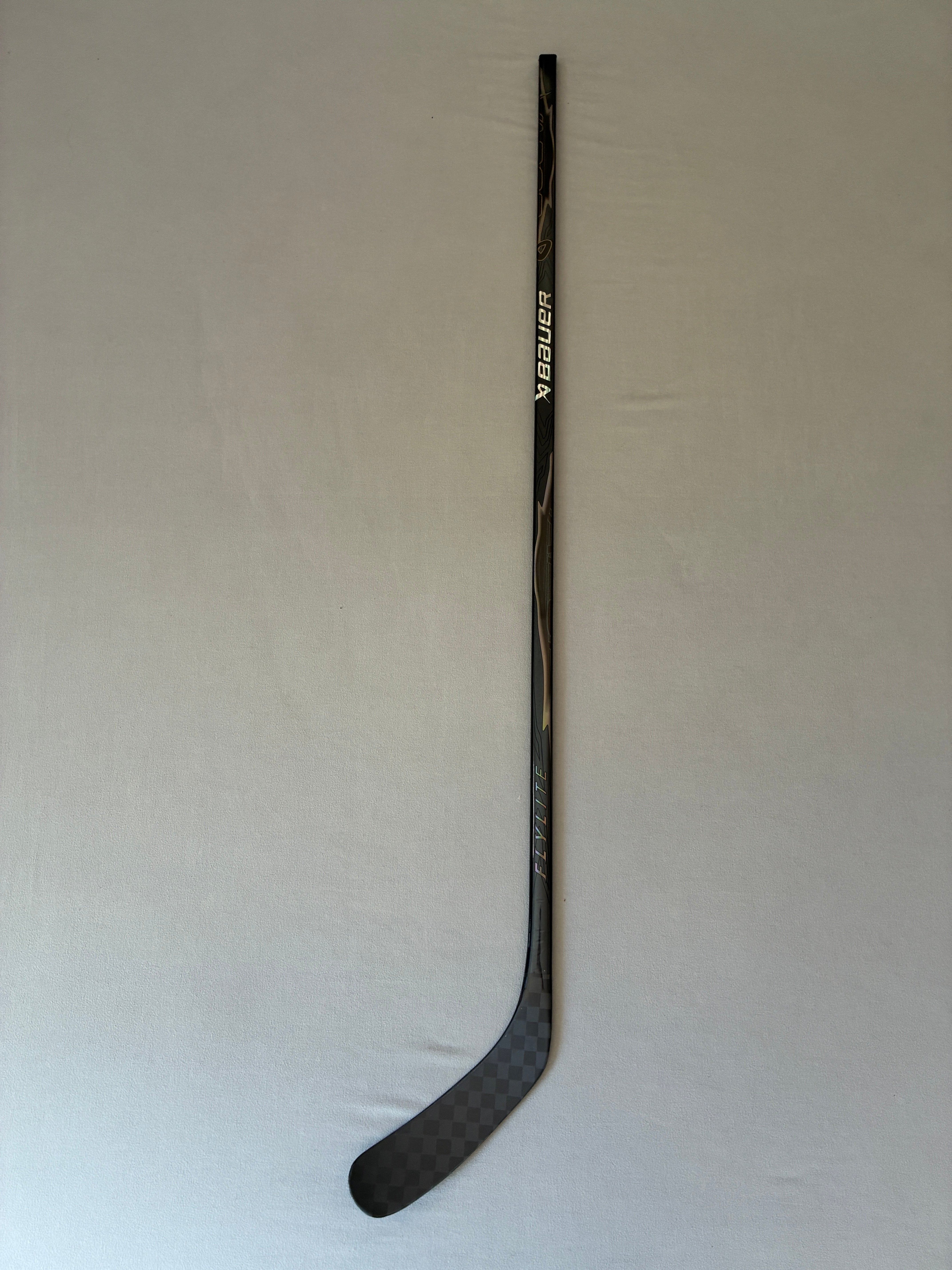 New 77 Flex P90TM Senior Bauer Vapor League (Flylite dress) Right Hand Pro Stock Hockey Stick - Black
