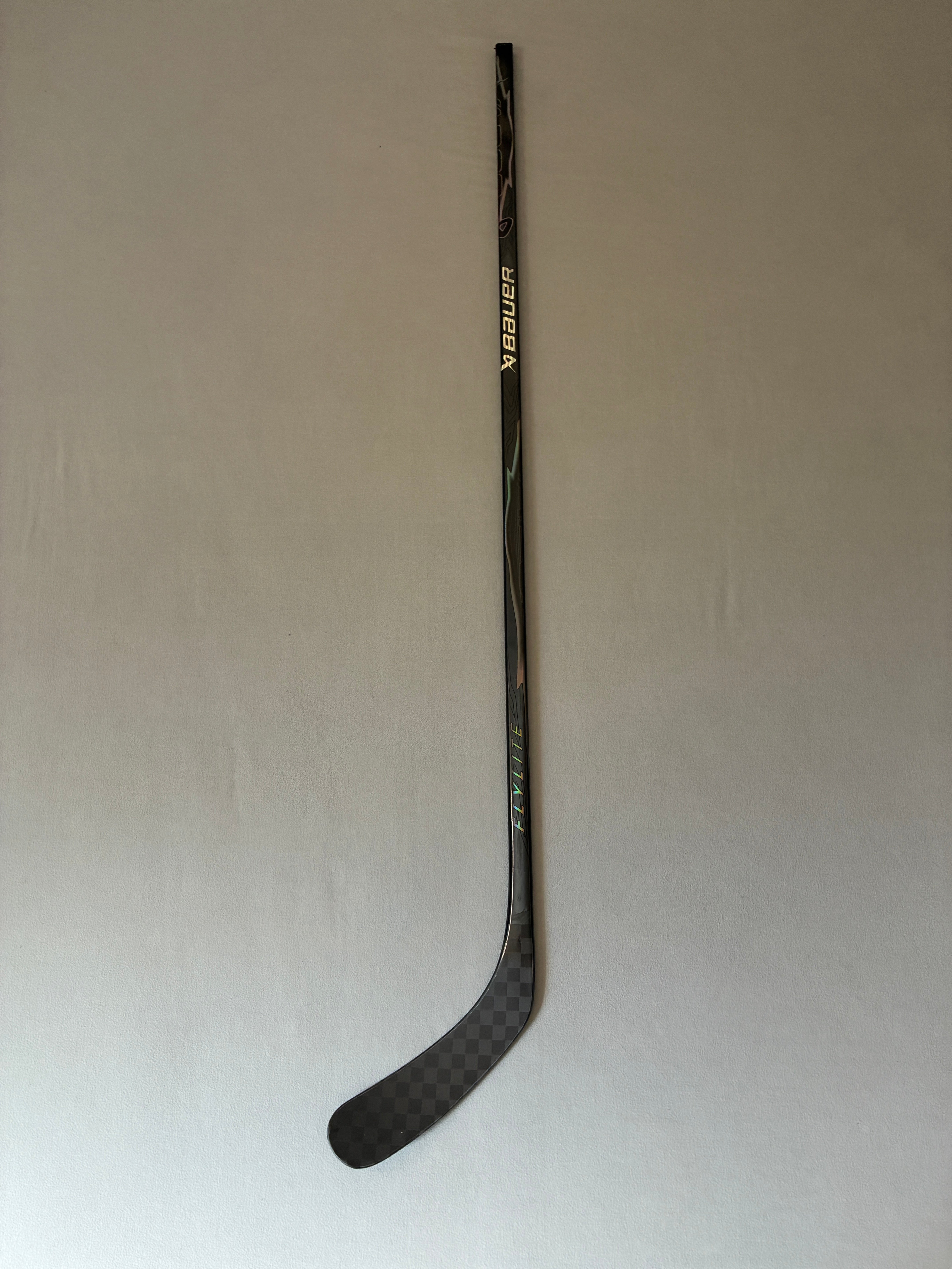 New 77 Flex P92 Senior Bauer Vapor League (Flylite dress) Right Hand Pro Stock Hockey Stick - Black