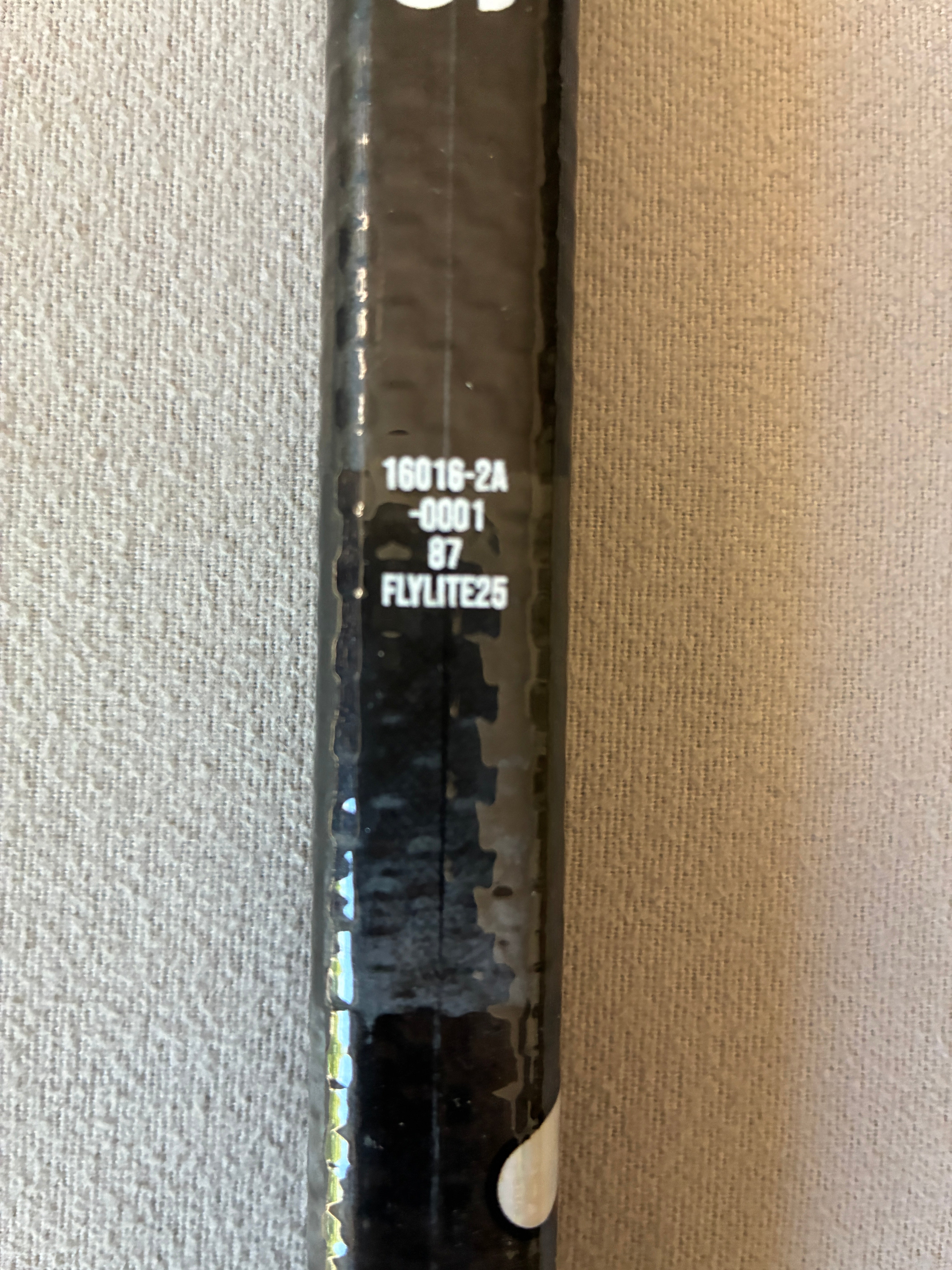 New 87 Flex P28 Senior Bauer Flylite Right Hand Pro Stock Hockey Stick - Red