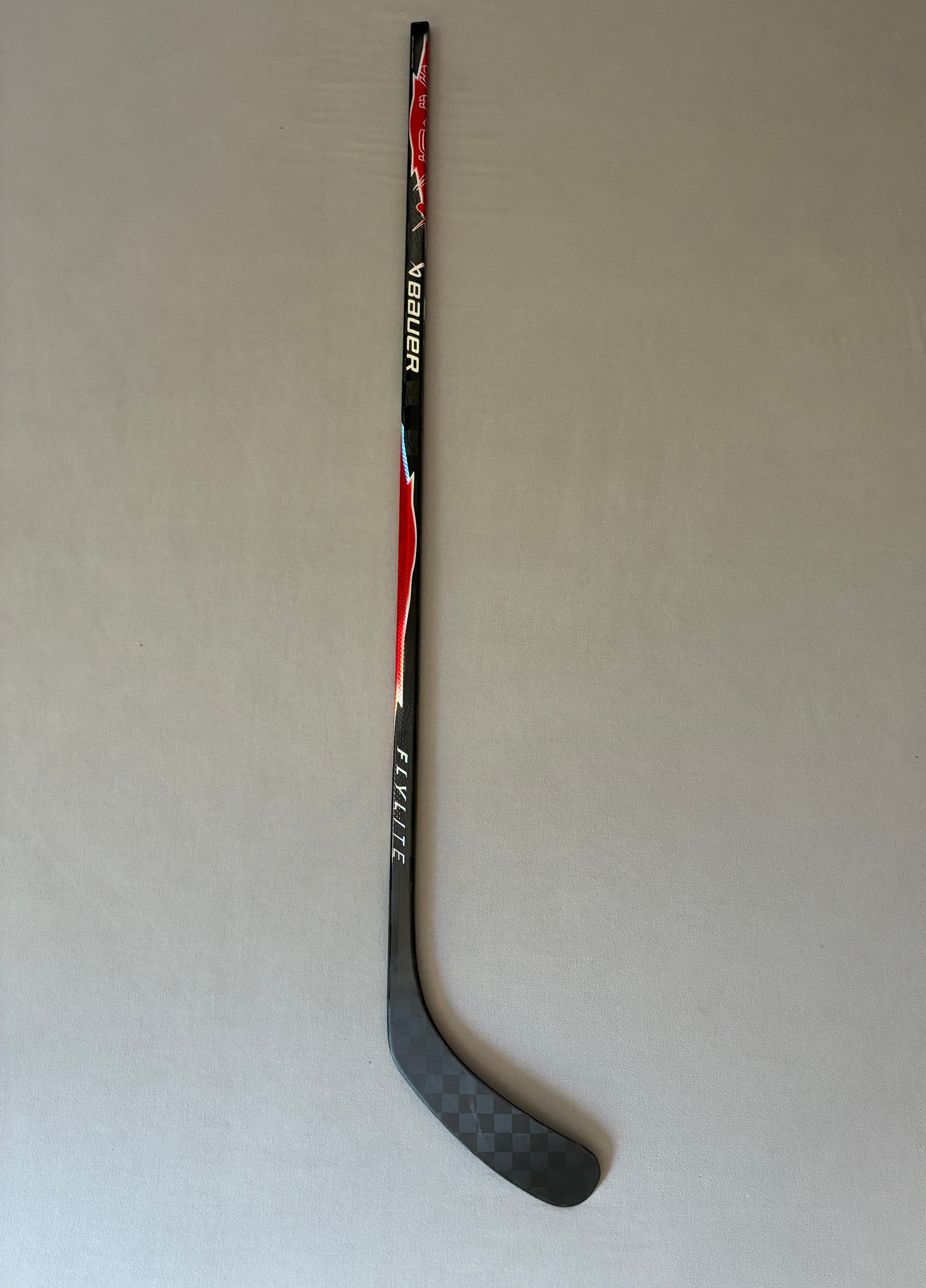 New 87 Flex P92 Senior Bauer Tracer (Flylite Dress) Right Hand Pro Stock Hockey Stick - Red