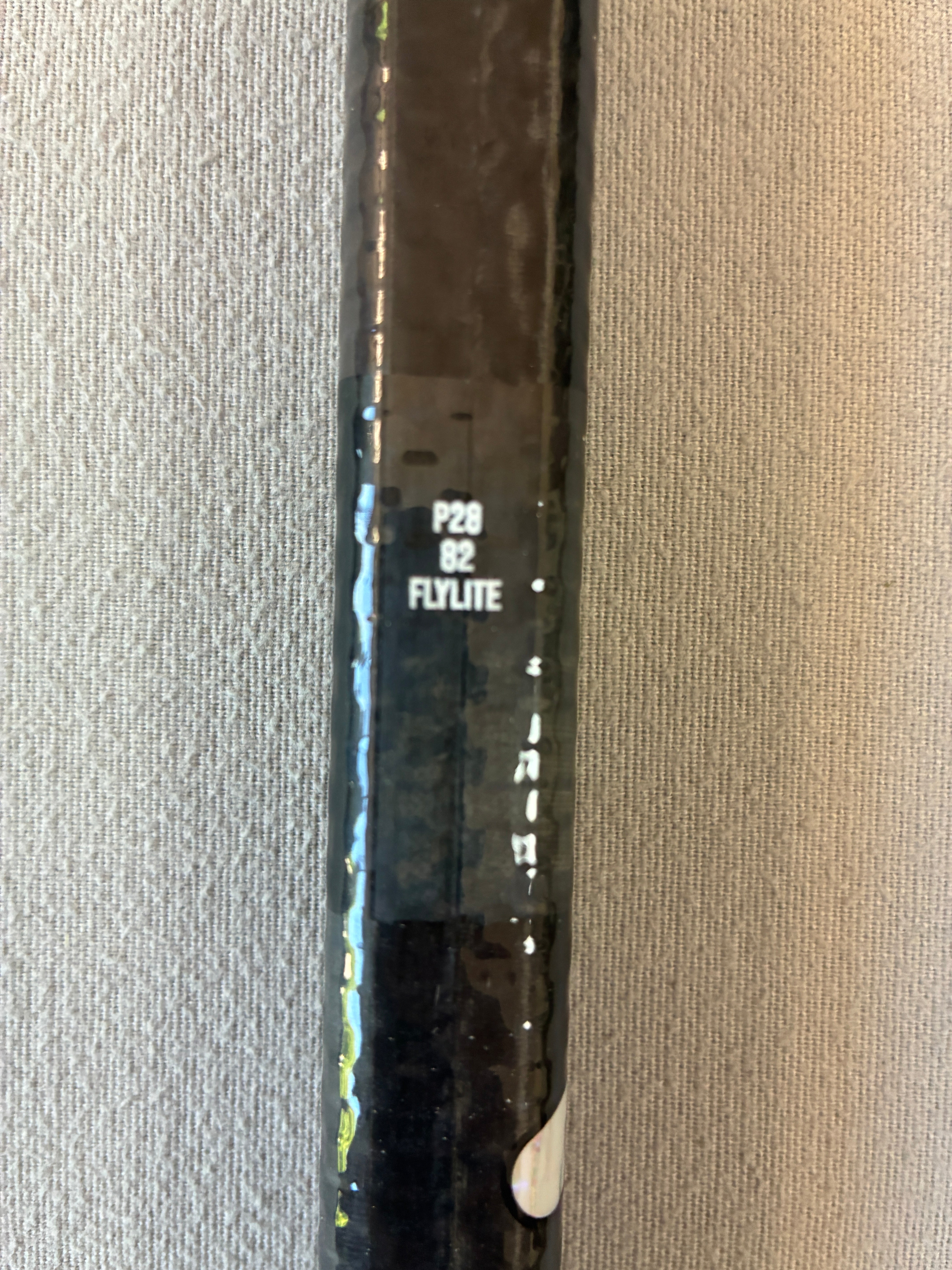 New 82 Flex P28 Senior Bauer Flylite Right Hand Pro Stock Hockey Stick - Yellow