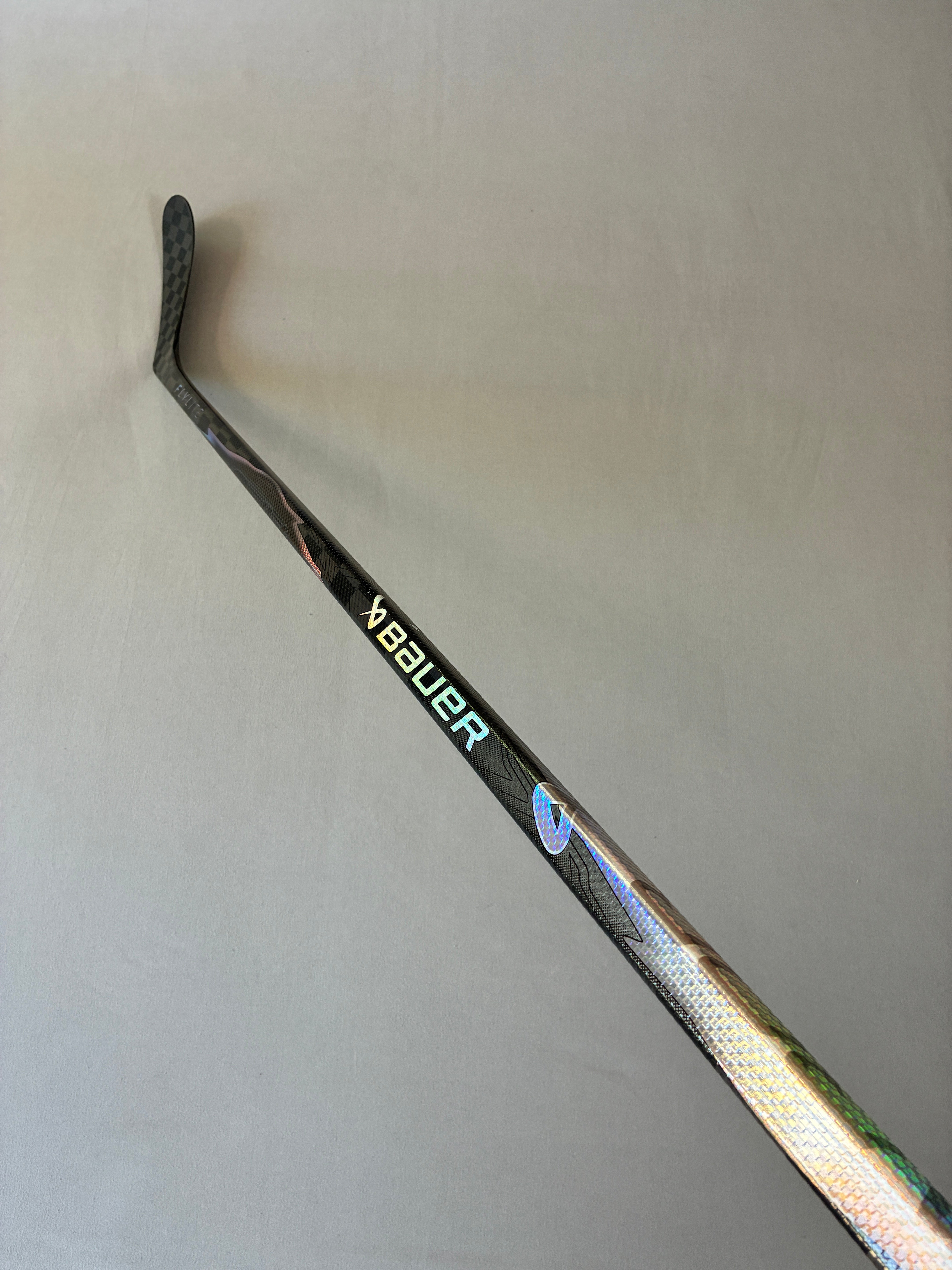 New 65 Flex P28 Senior Bauer Flylite Right Hand Pro Stock Hockey Stick - Silver