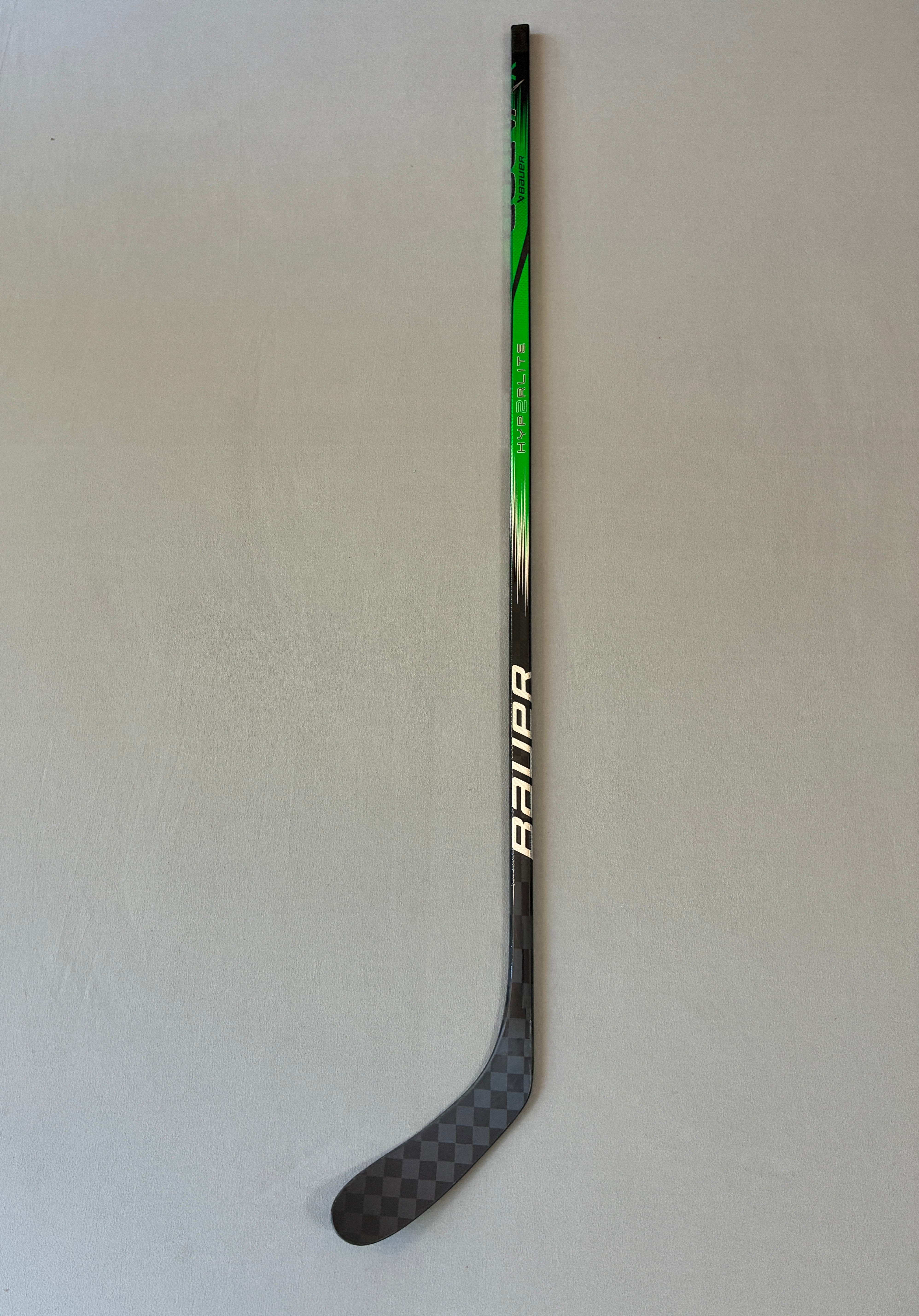 New 87 Flex P28 Senior Bauer Hyperlite 2 Right Hand Pro Stock Hockey Stick - Green