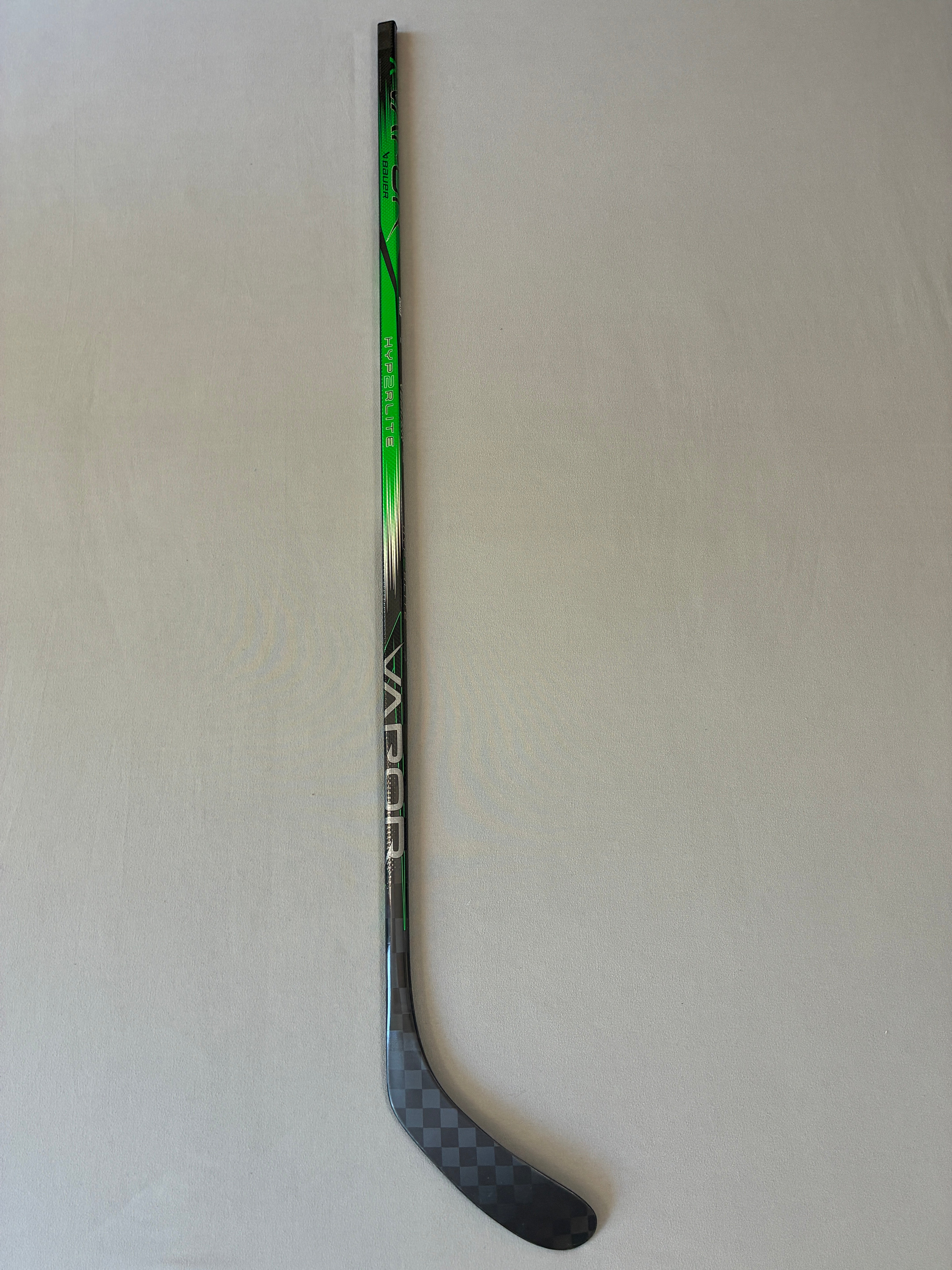 New 87 Flex P28 Senior Bauer Hyperlite 2 Right Hand Pro Stock Hockey Stick - Green