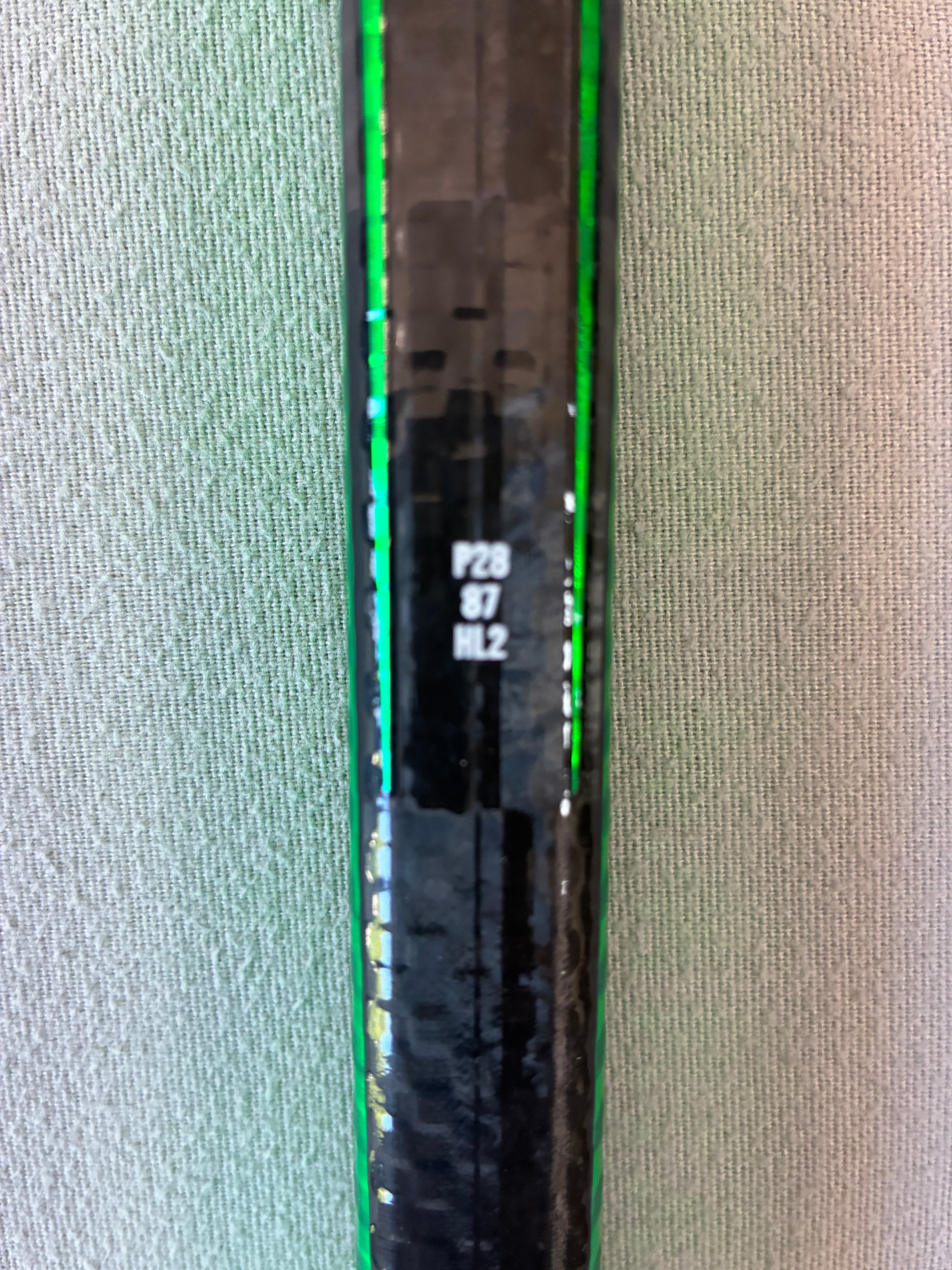 New 87 Flex P28 Senior Bauer Hyperlite 2 Right Hand Pro Stock Hockey Stick - Green