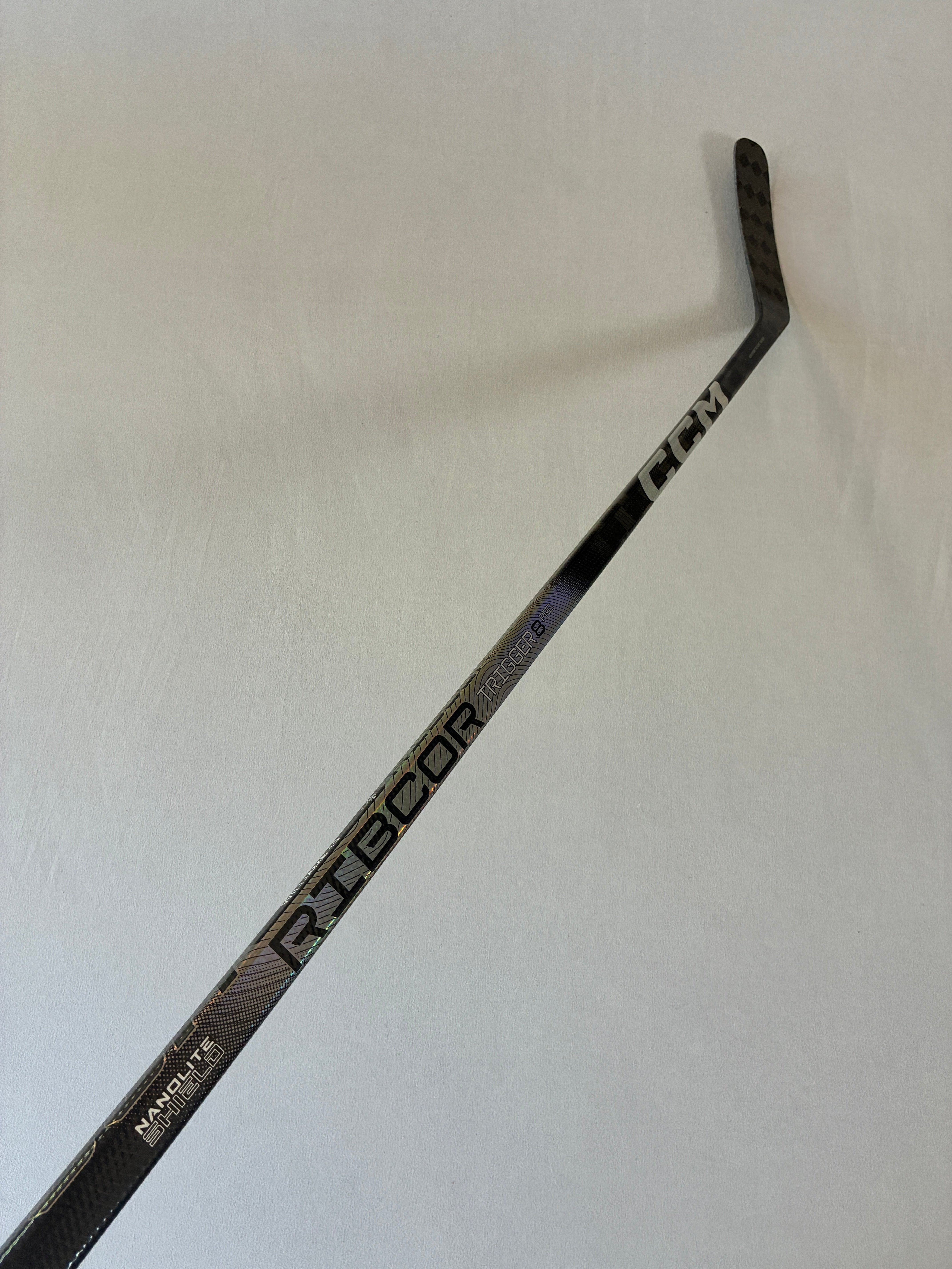 New 75 Flex P88M Senior CCM Trigger 8 Pro Left Hand Pro Stock Hockey Stick - Black