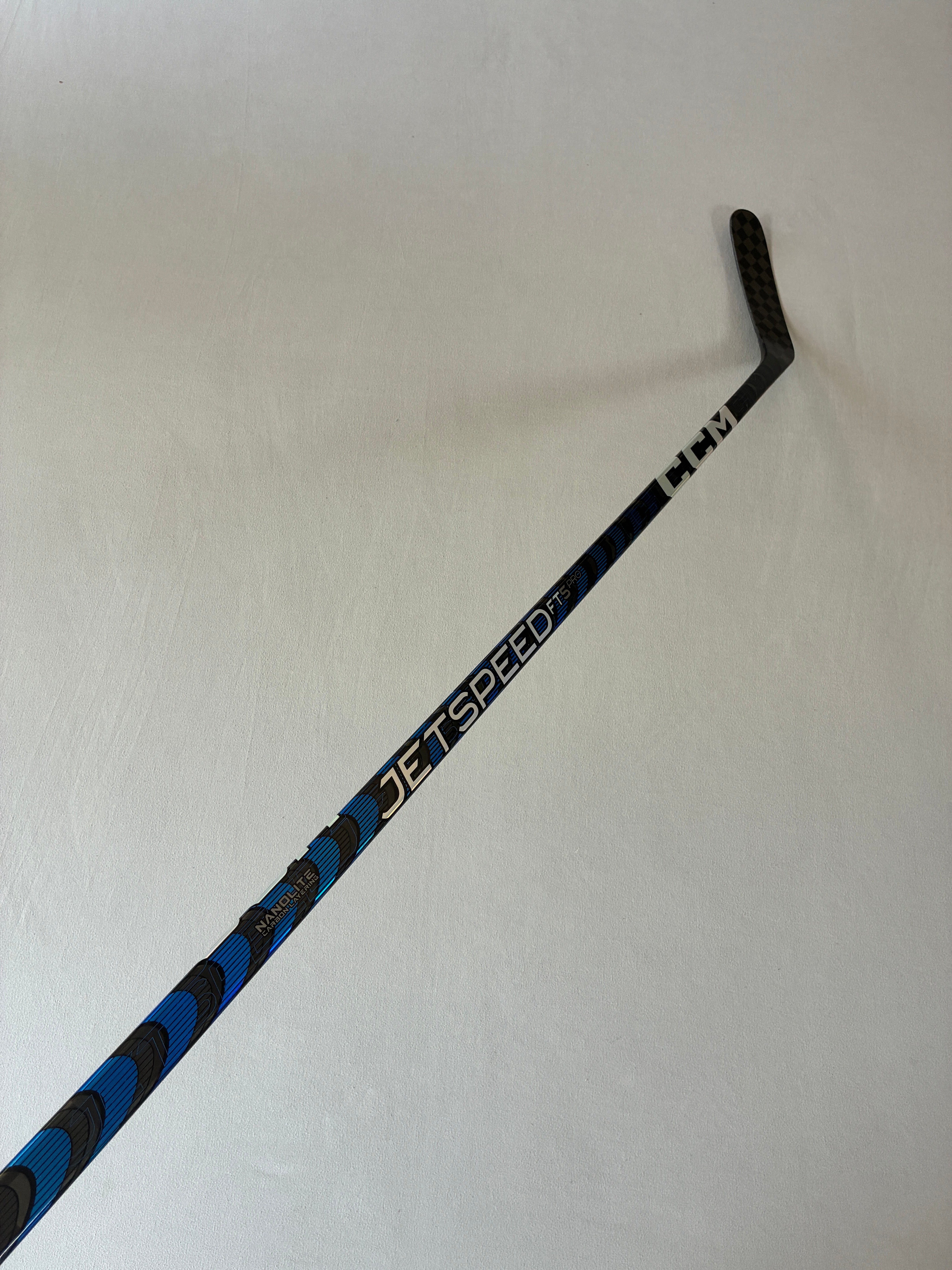 New 90 Flex P46M Senior CCM JetSpeed FT5 Pro Left Hand Pro Stock Hockey Stick - Blue