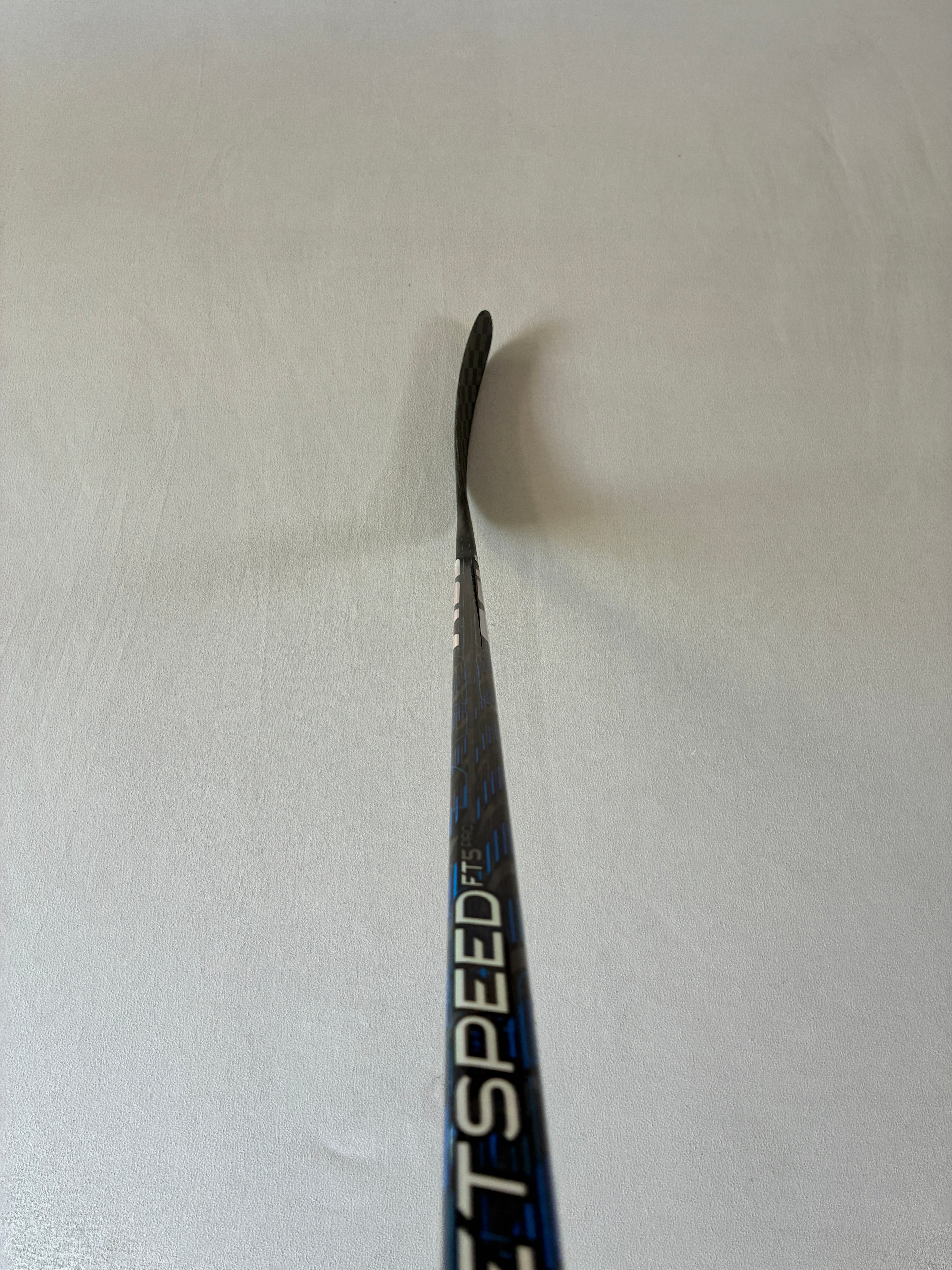 New 90 Flex P46M Senior CCM JetSpeed FT5 Pro Left Hand Pro Stock Hockey Stick - Blue