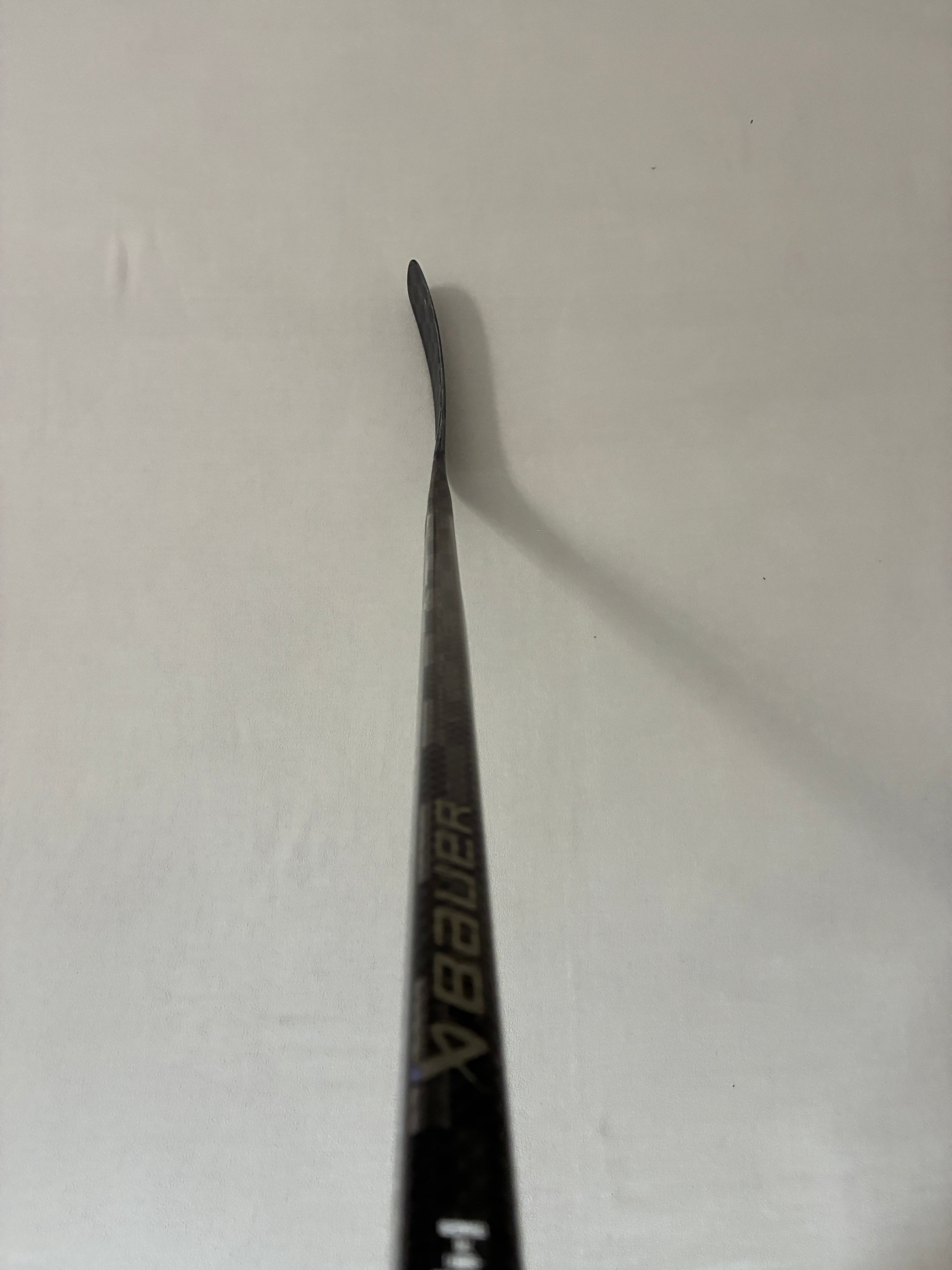 New 70 Flex P88 Senior Bauer Nexus Tracer Right Hand Pro Stock Hockey Stick - Black