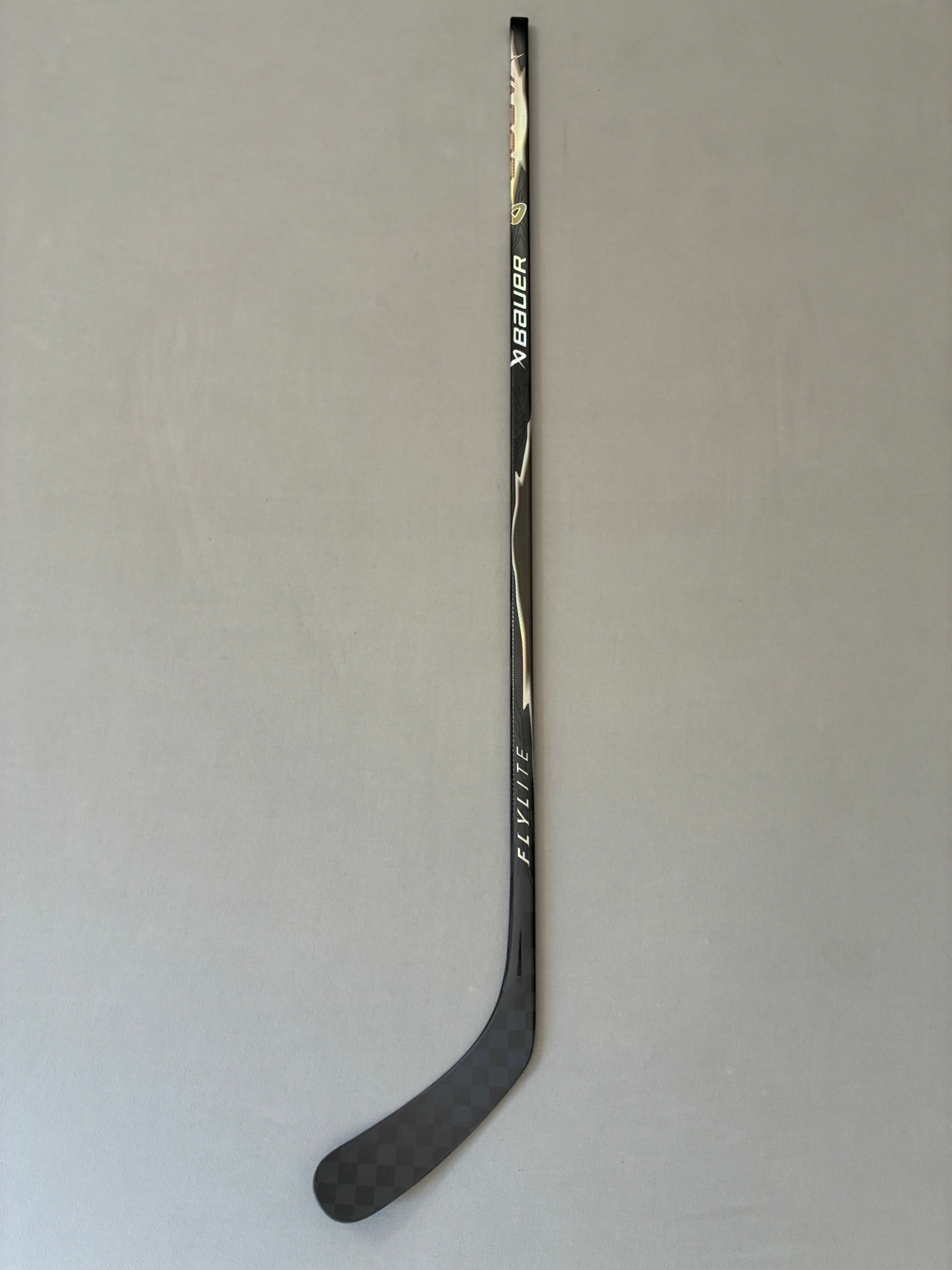 New 77 Flex P92 Senior Bauer Vapor Flylite Right Hand Pro Stock Hockey Stick - Silver
