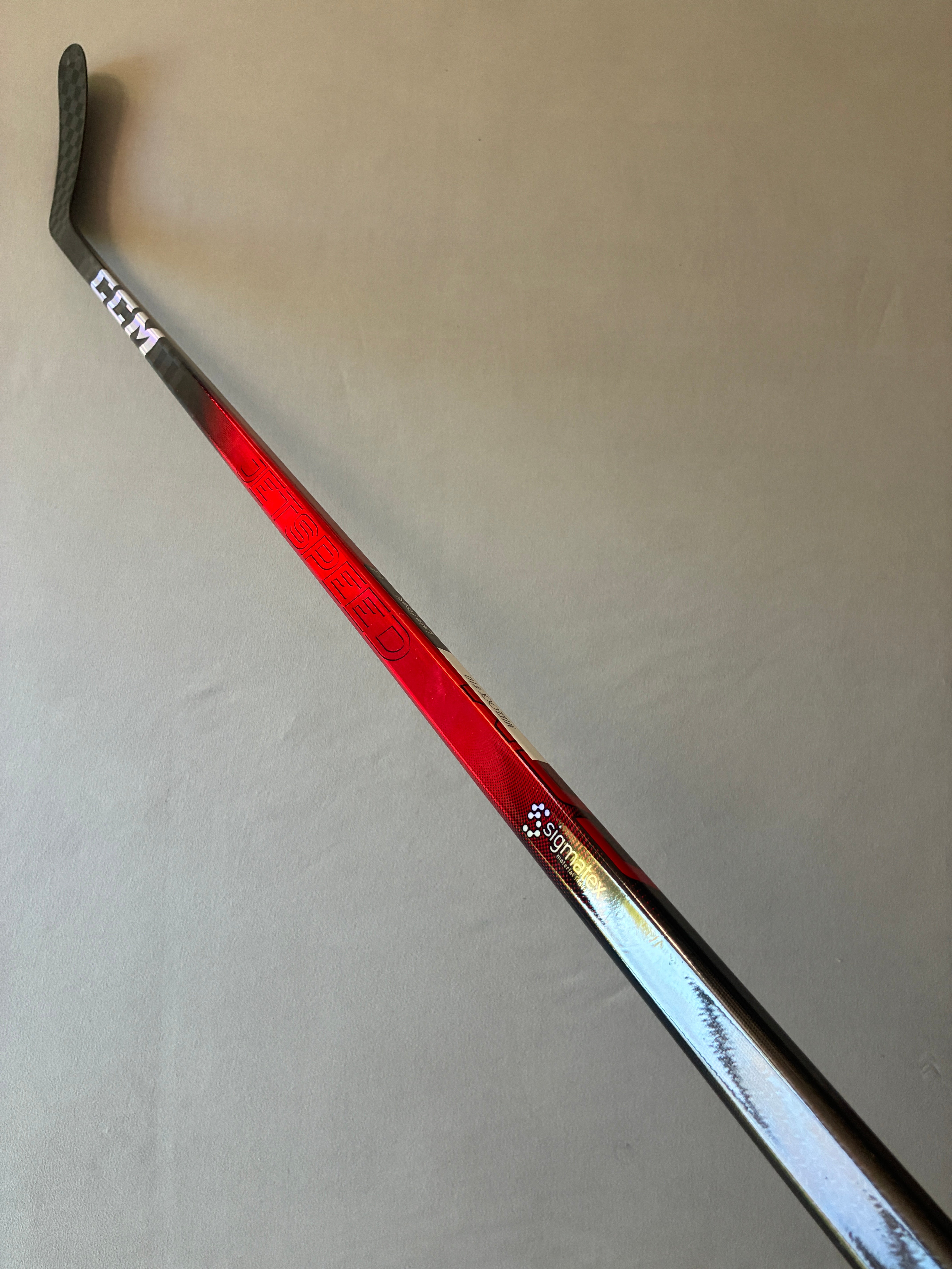 New 85 Flex P88 Senior CCM Ribcor Team (Jetspeed dress) Right Hand Pro Stock Hockey Stick - Red