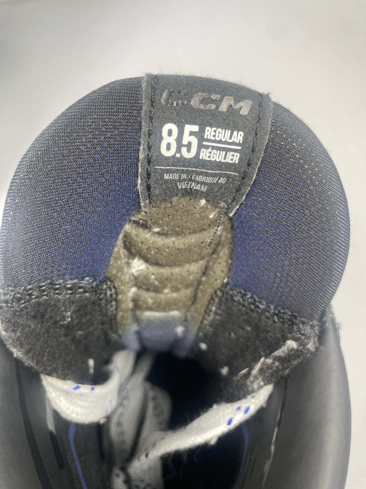 Like New Size 8.5 Regular Senior CCM Vizion Hockey Skates