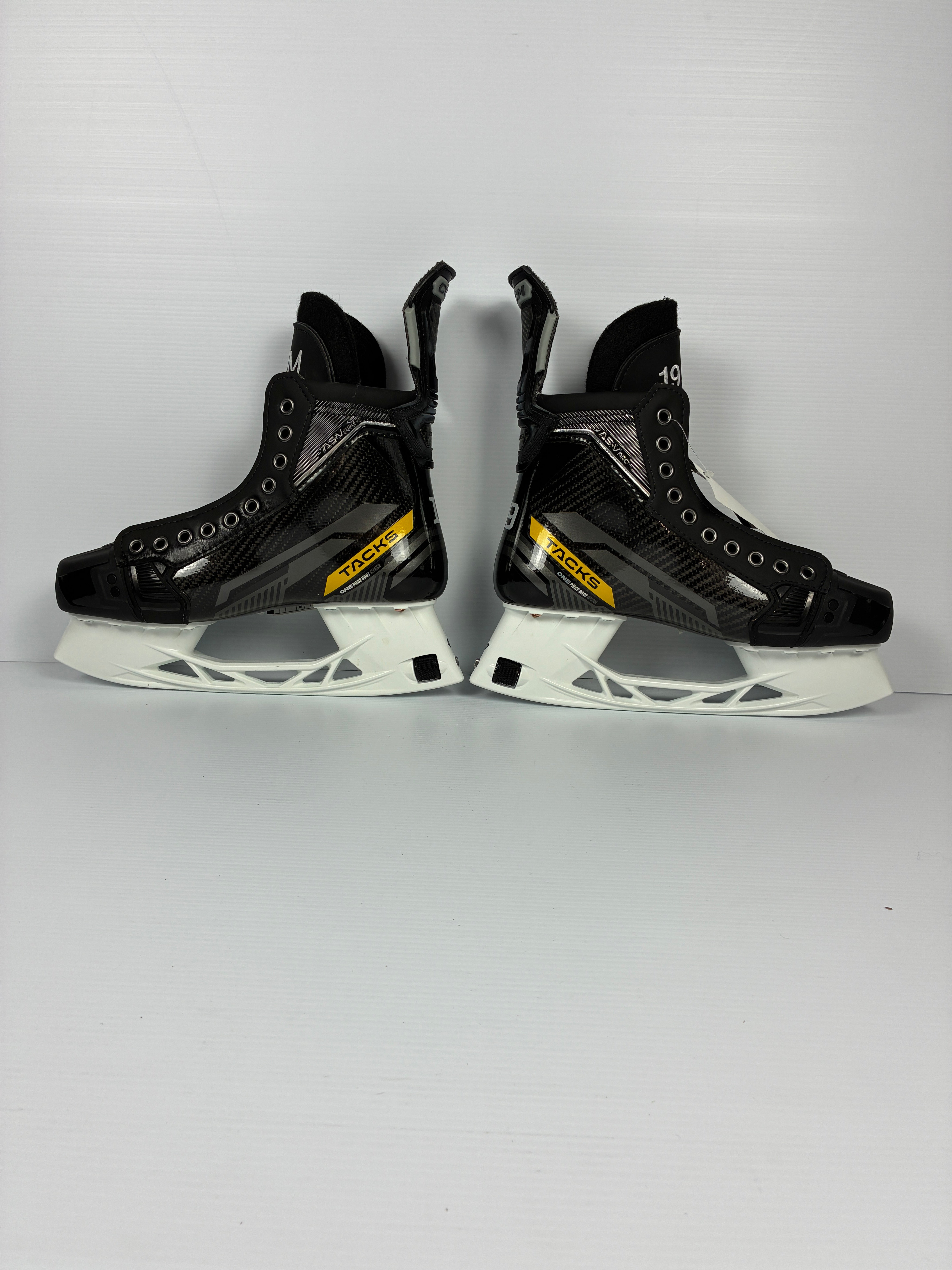 New Size 8 Regular Senior CCM AS-V Pro Pro Stock Hockey Skates - Yellow