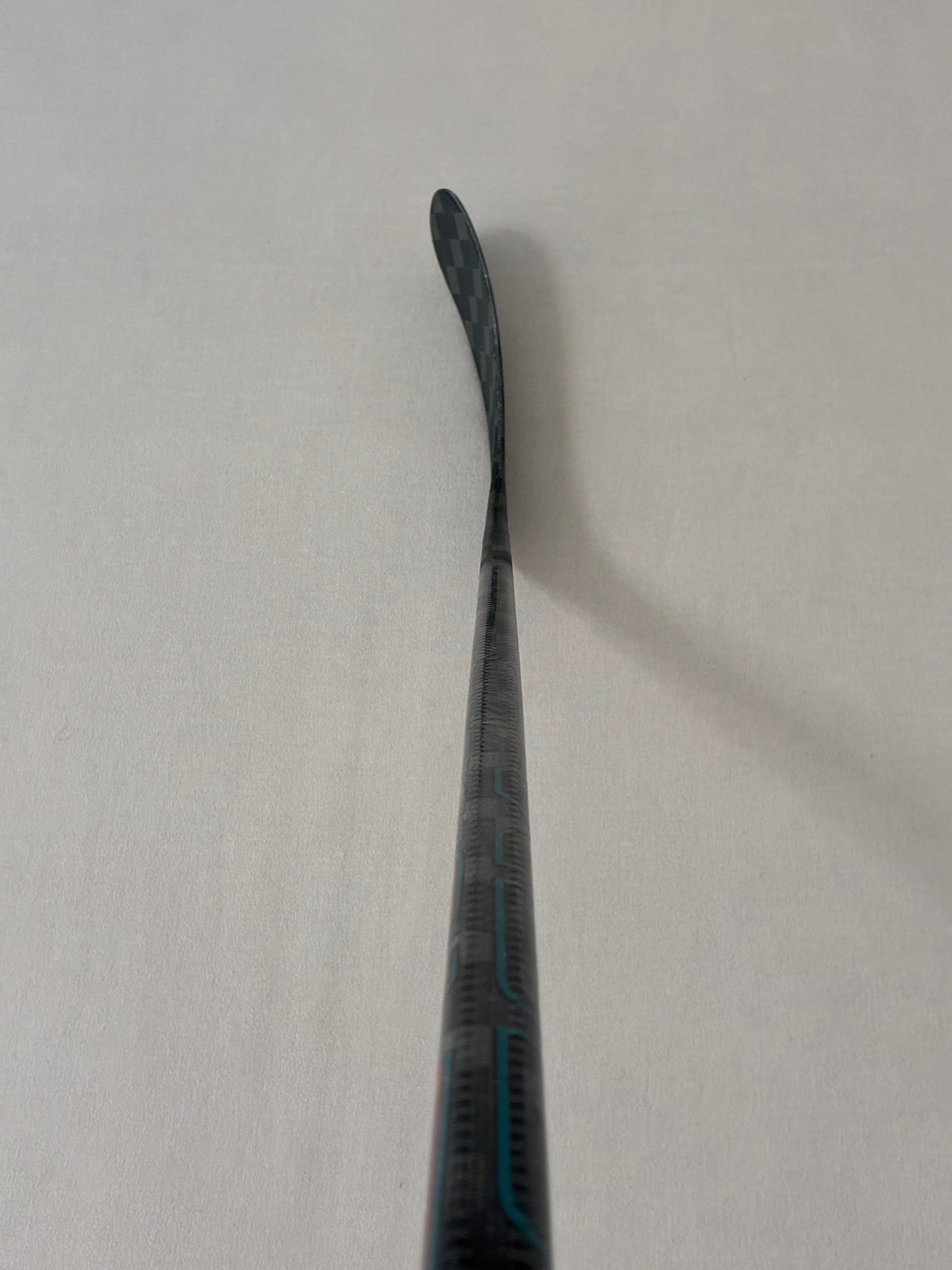 New 95 Flex P28 Senior CCM Vizion Right Hand Pro Stock Hockey Stick