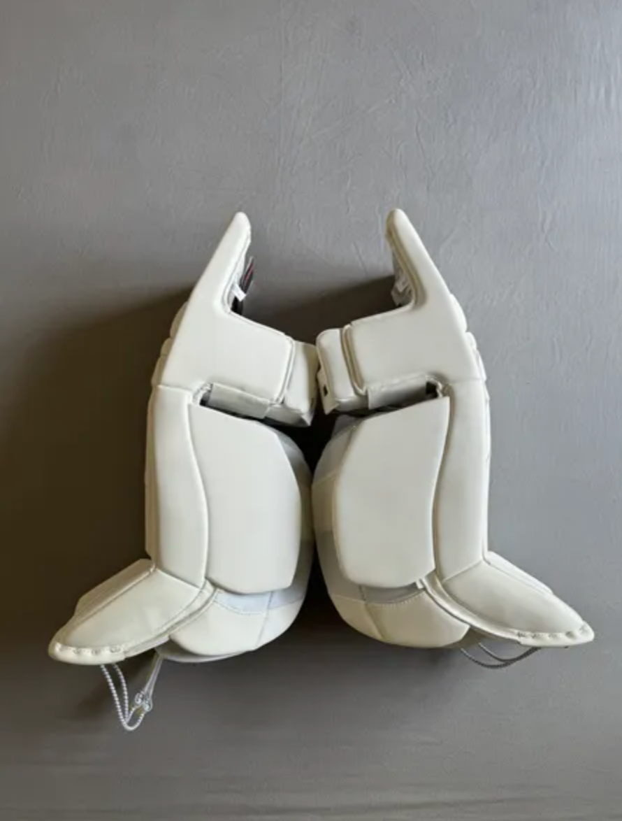 New Intermediate 30" + 1" CCM Eflex 6.9 Goalie Leg Pads White/White