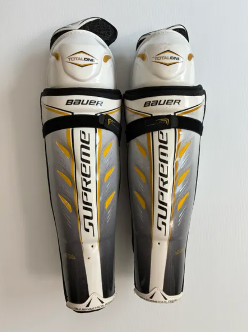 Like New 18" Senior Bauer Supreme TotalOne Hockey Shin Pads