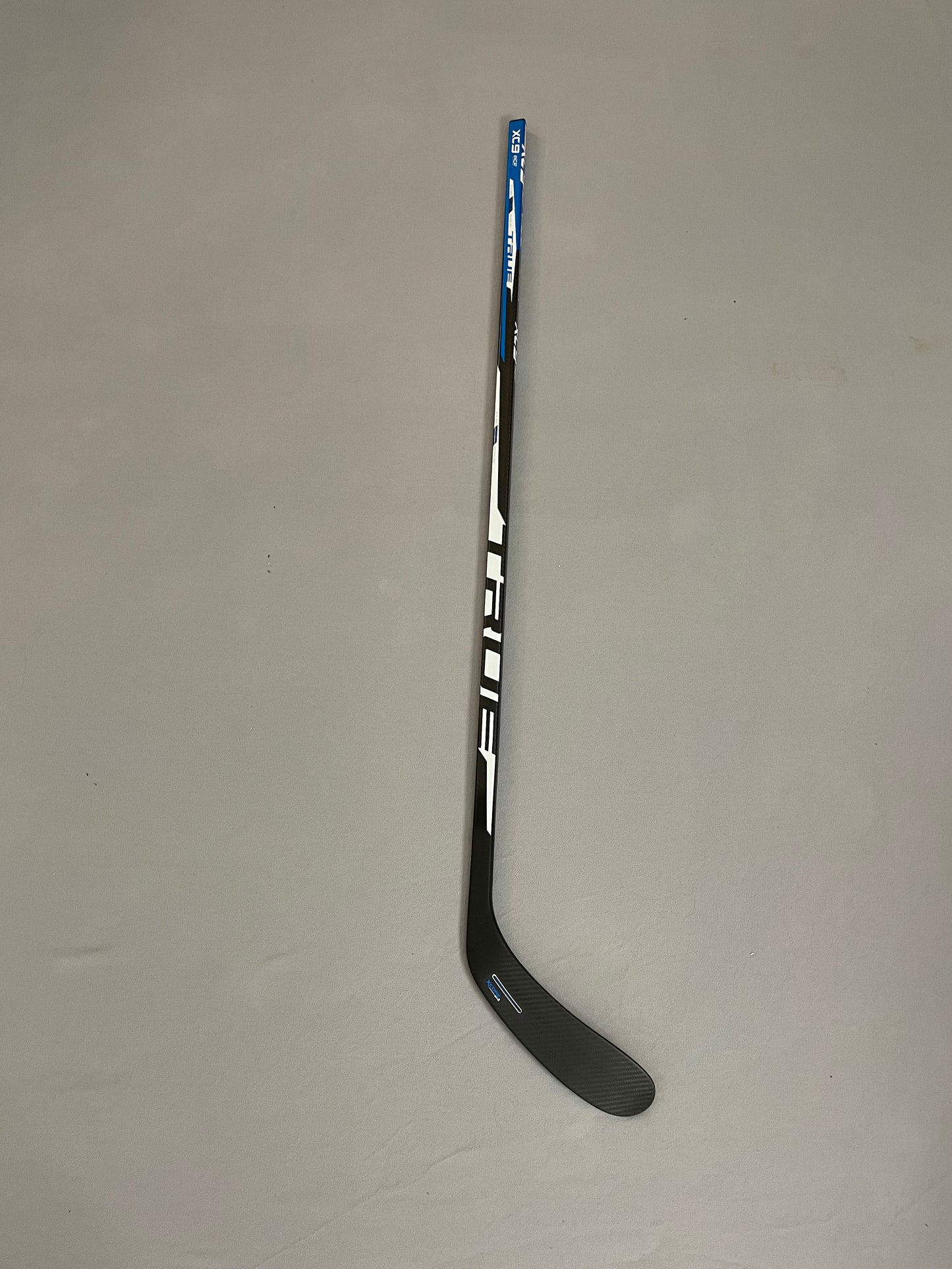 Like New (Demo) Intermediate True Right Handed XC9 ACF Hockey Stick